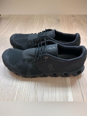 On Running OnCloud Men's Cloud Edge Lace-Up Sneakers - Black